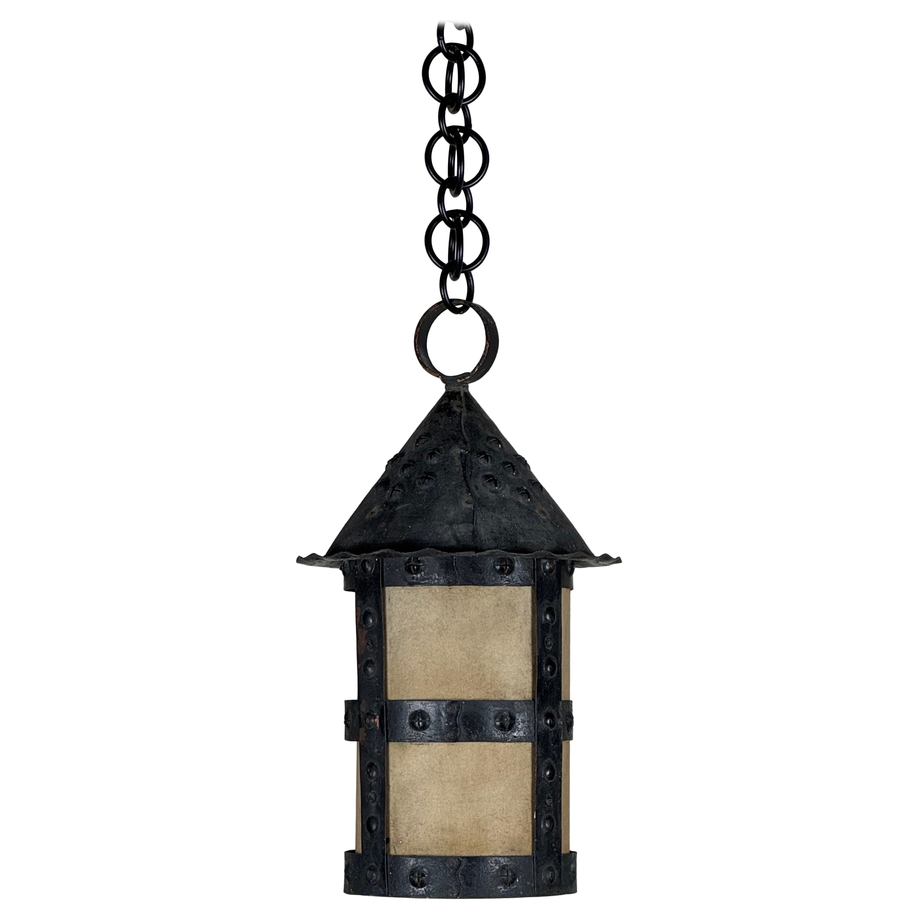 Elegante farol de cobre macizo Patinado Artes y Oficios Americanos en venta