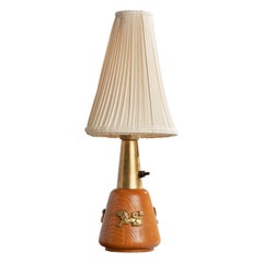 Designer suédois, lampe de bureau, laiton, chêne, tissu, Suède, années 1940