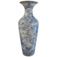Vase massif bleu et blanc du palais Imari 19ème siècle