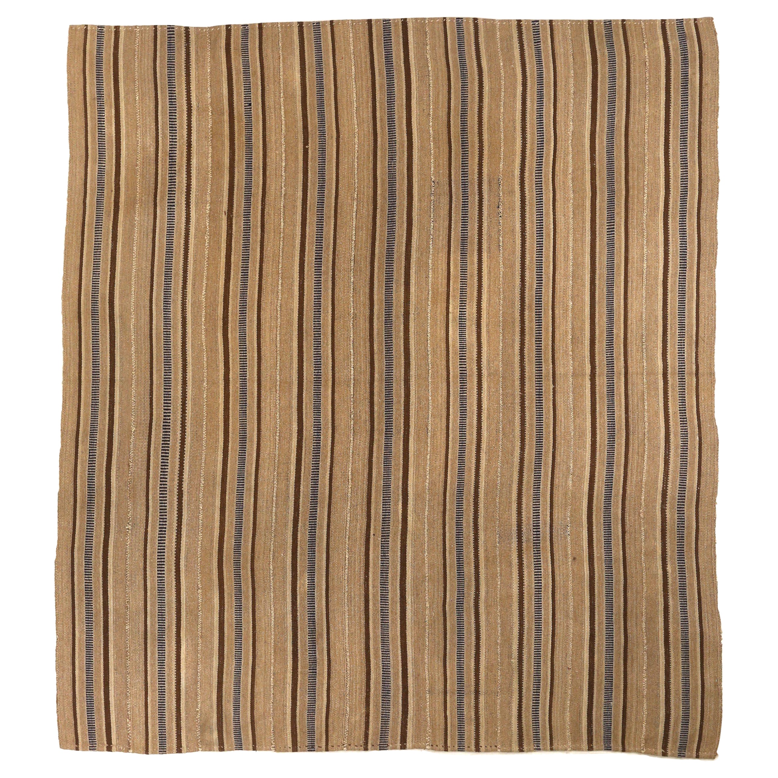 Rug & Kilim Kilim Circa 1910 - Laine Brown Ivoire Taupe 74158 en vente