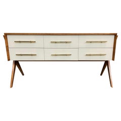 Commode contemporaine italienne en verre de Murano blanc, laiton et Wood Wood