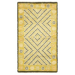 Tapis Rya suédois vintage or et vert avec motifs géométriques  Rug & Kilim