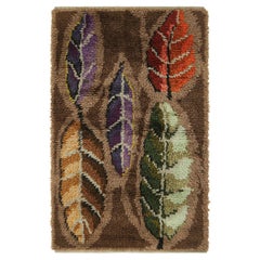 Schwedischer Rya-Teppich in Brown mit floralen Blättermustern  Rug & Kilim