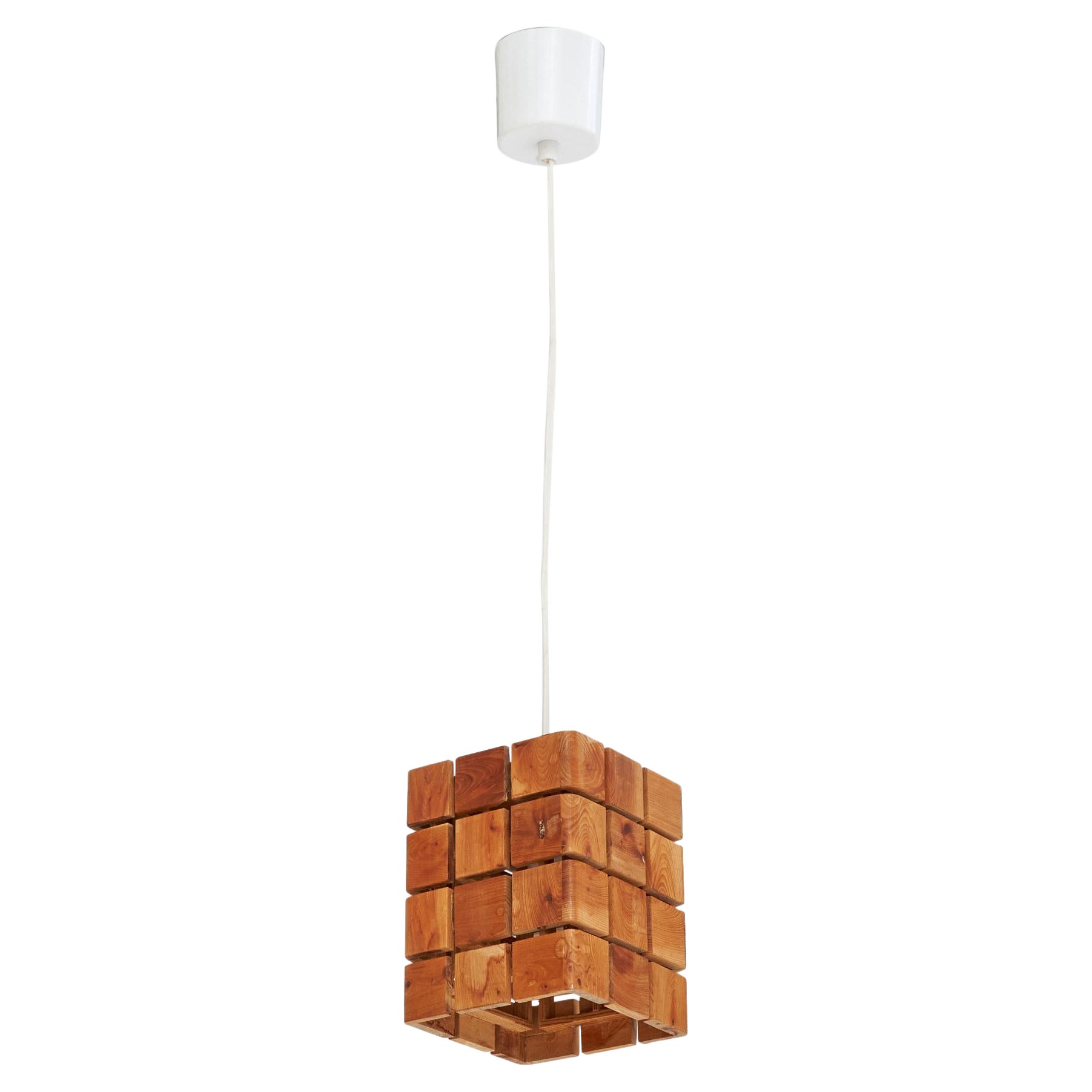 Schwedische Designerin, Pendelleuchte, Kiefernholz, Schweden, 1960er Jahre
