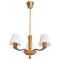 Schwedischer Designer, Kronleuchter, Messing, Holz, Stoff, Kordel, Schweden, 1940er Jahre