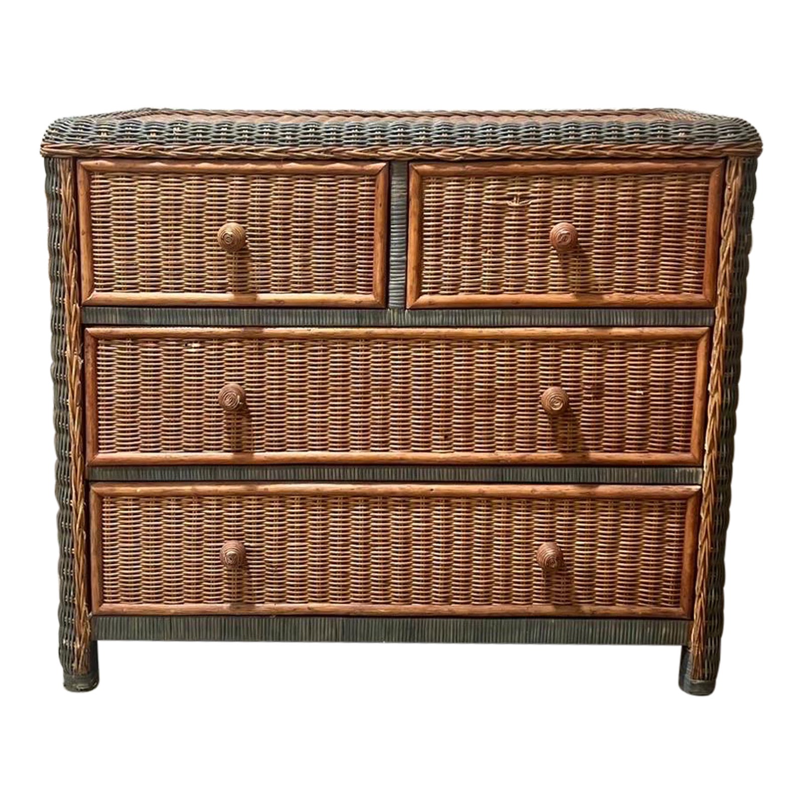 Eine Kommode aus Rattan um 1950