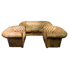 Set Chesterfield originale d'epoca Divano a tre posti e 2 poltrone