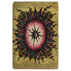Tappeto svedese d'epoca in verde e nero con medaglione  Rug & Kilim