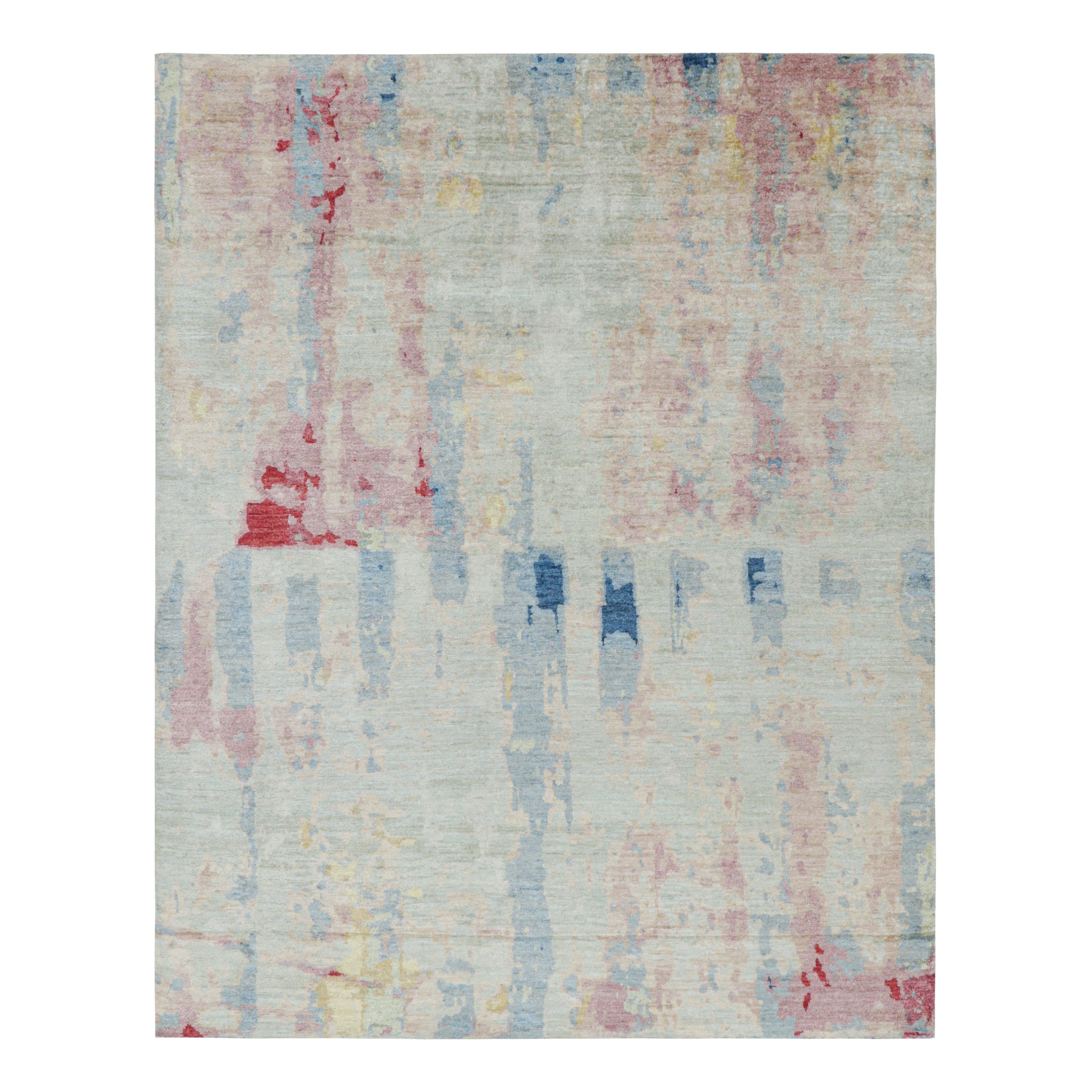 Abstrakter Teppich von Rug & Kilim in Blau mit rosa und roten Akzenten