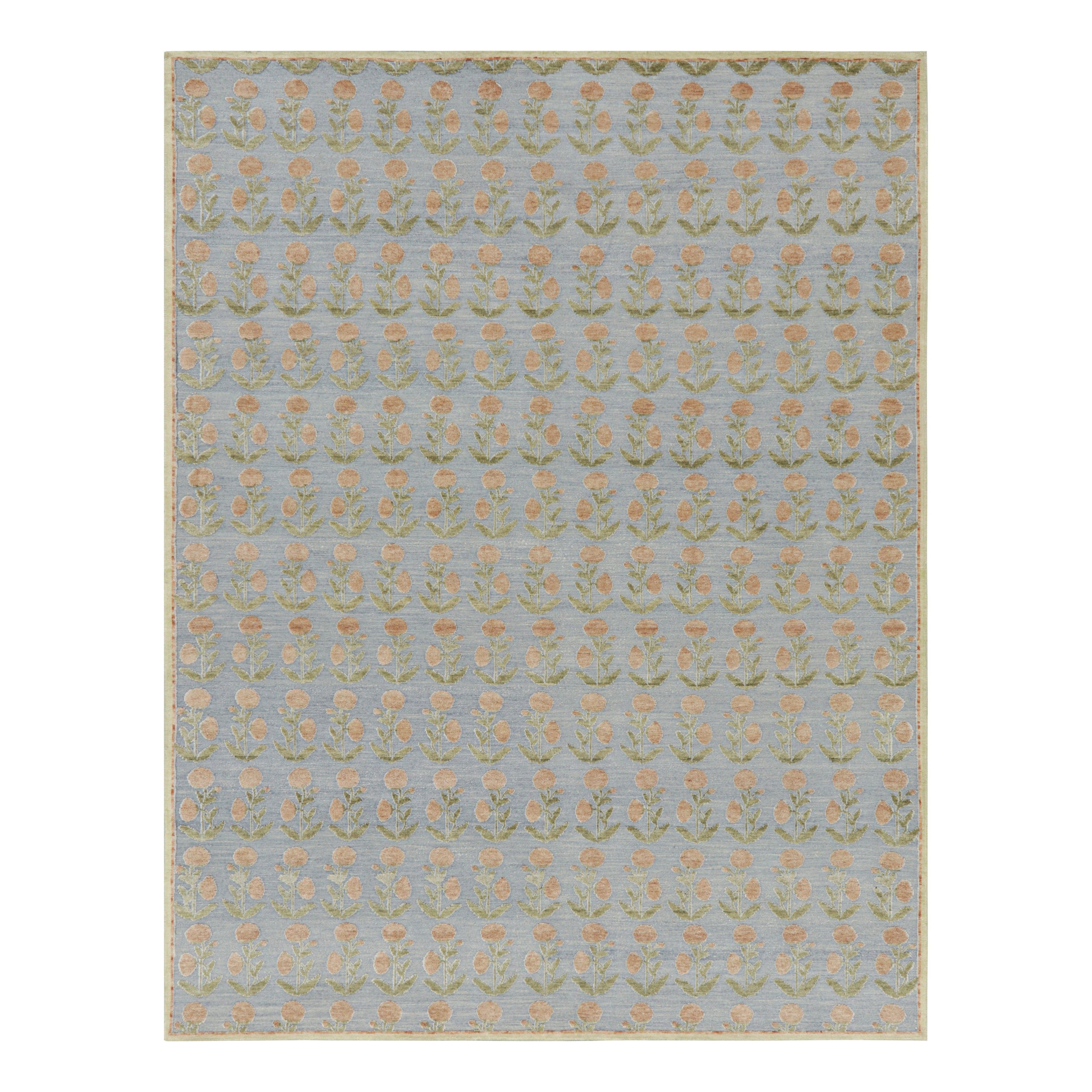 Rug & Kilim's Blockdruck-Teppichdesign mit braunen und grünen Blumenmustern