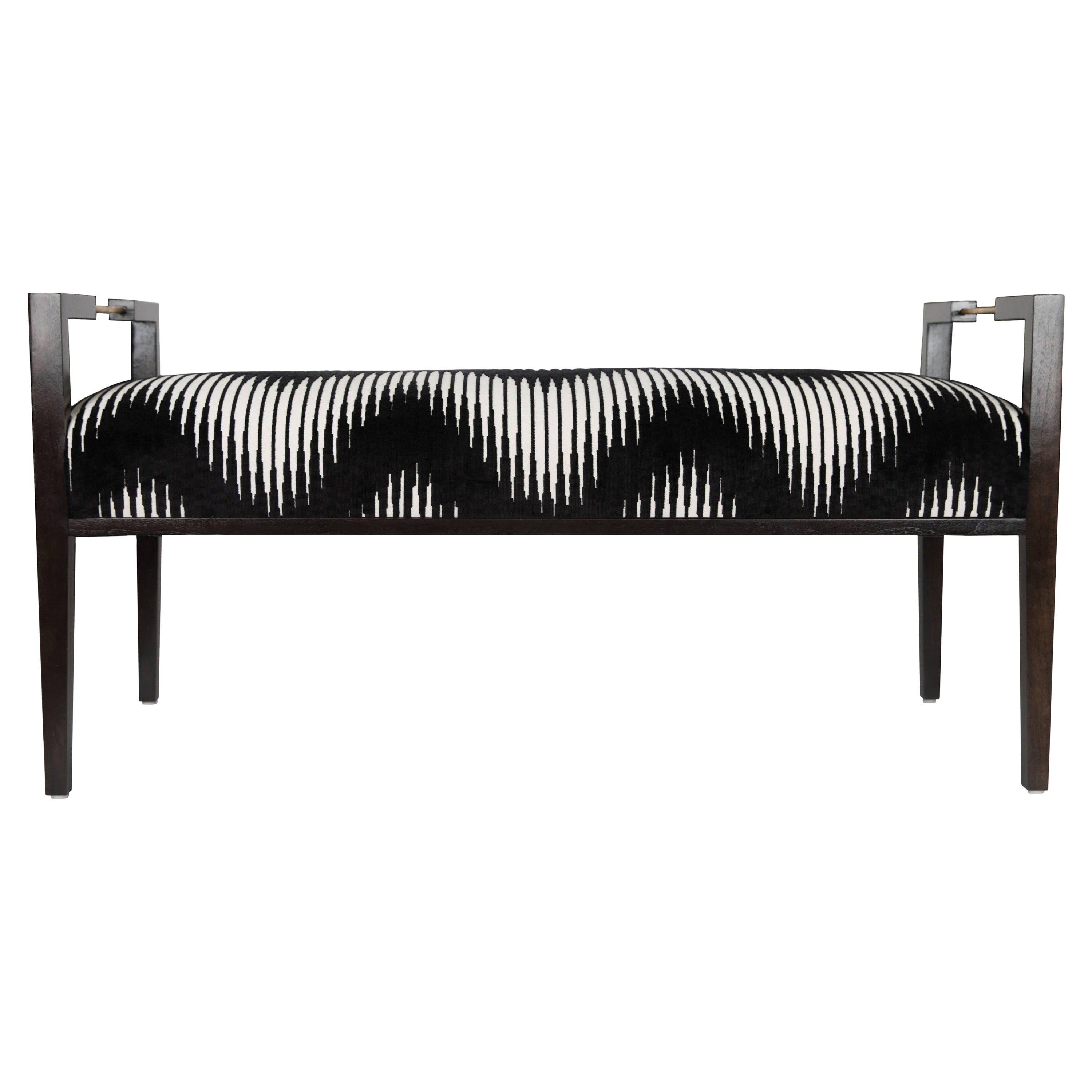 Emma Bench, COM