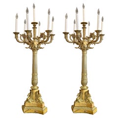 Coppia di antichi candelabri francesi Impero in bronzo dorato e marmo, circa 1890.