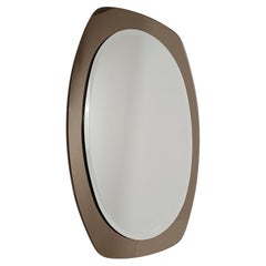 Espejo italiano de mediados del siglo XX con marco de cristal bronceado al estilo de Veca