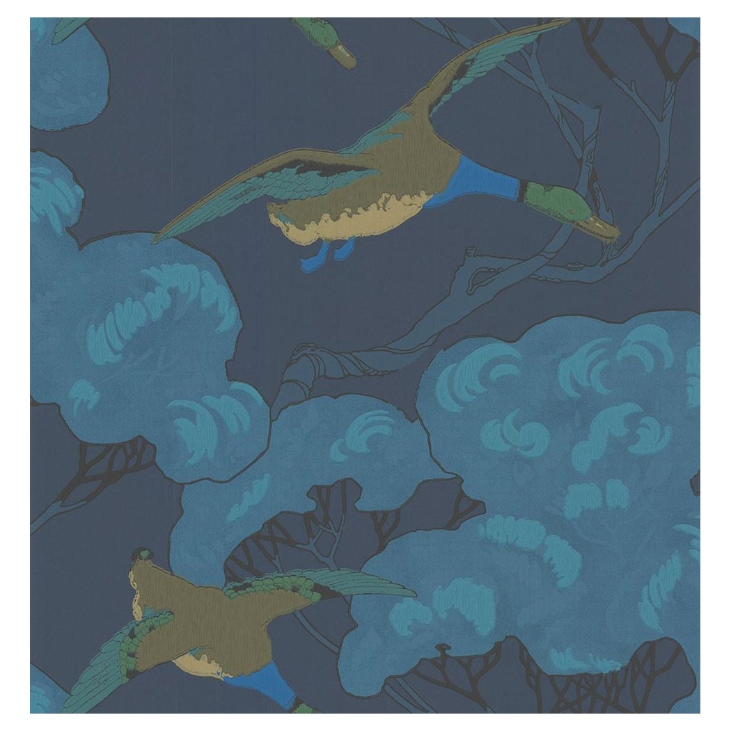 Britannico Carta da parati Mulberry Home 'Flying Ducks', rivestimento murale Indigo in vendita