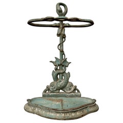 Antiguo Paragüero / Palillero de Hierro Fundido con Motivo Figural Delfín Pintado