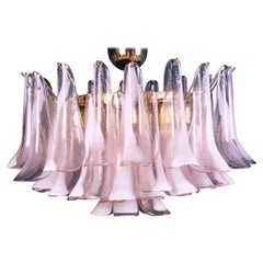 Charmant lustre ou plafonnier à pétales en verre de Murano rose et blanc