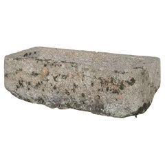 Ancienne auge de ferme en granit sculptée de Normandie, France, 19e siècle