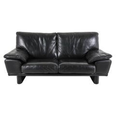 Divano italiano in pelle nera Divano in pelle nera