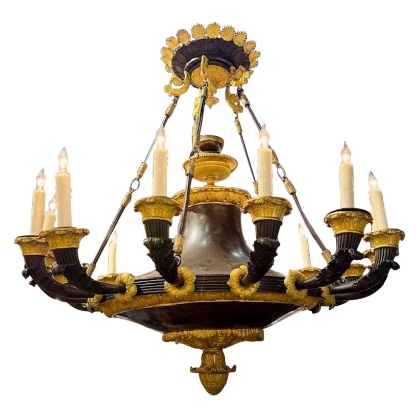 Lampadario francese del XIX secolo in stile impero a 16 luci in bronzo di grandi dimensioni