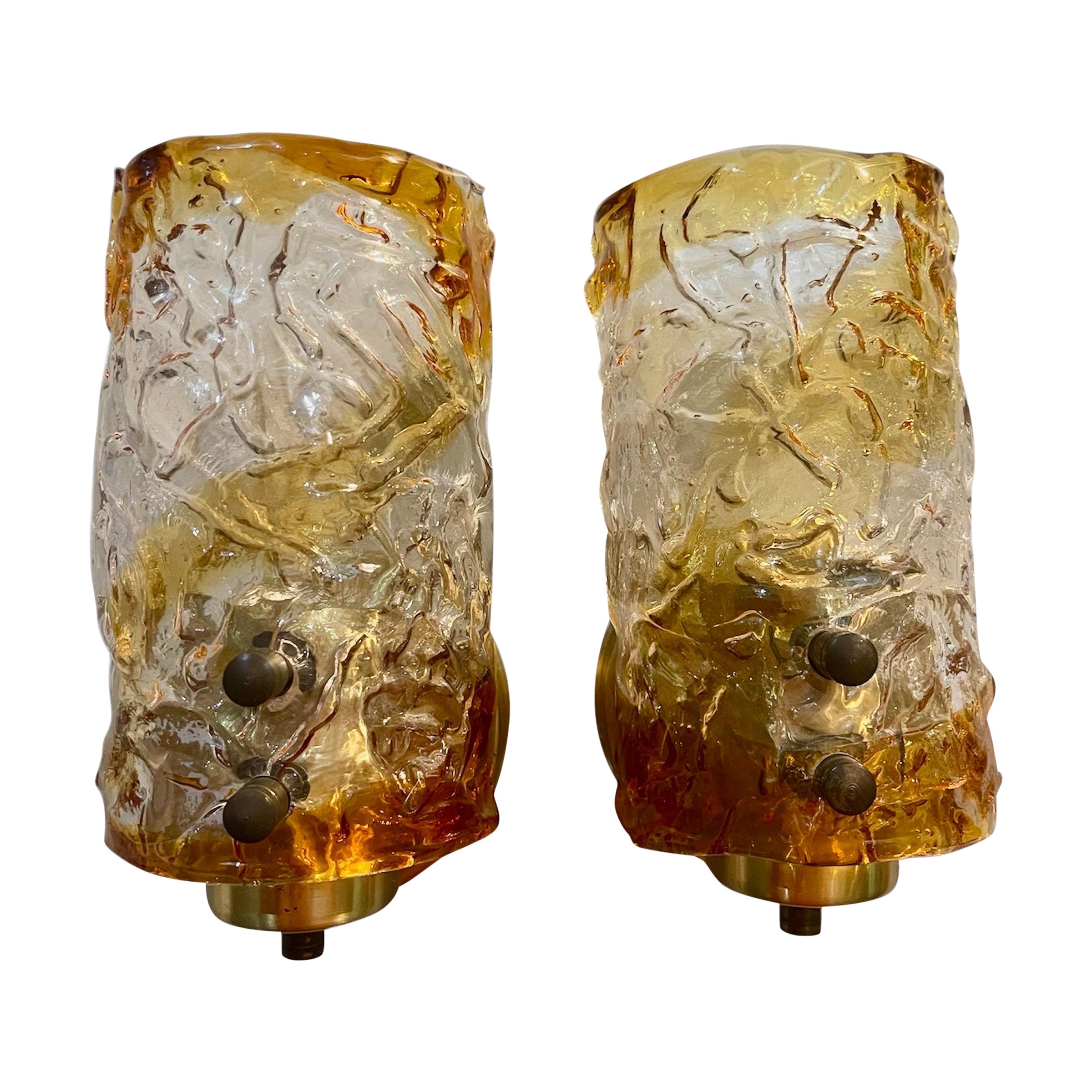 Paire d'appliques murales en verre de Murano bicolore de Mazzega, Italie, 1970