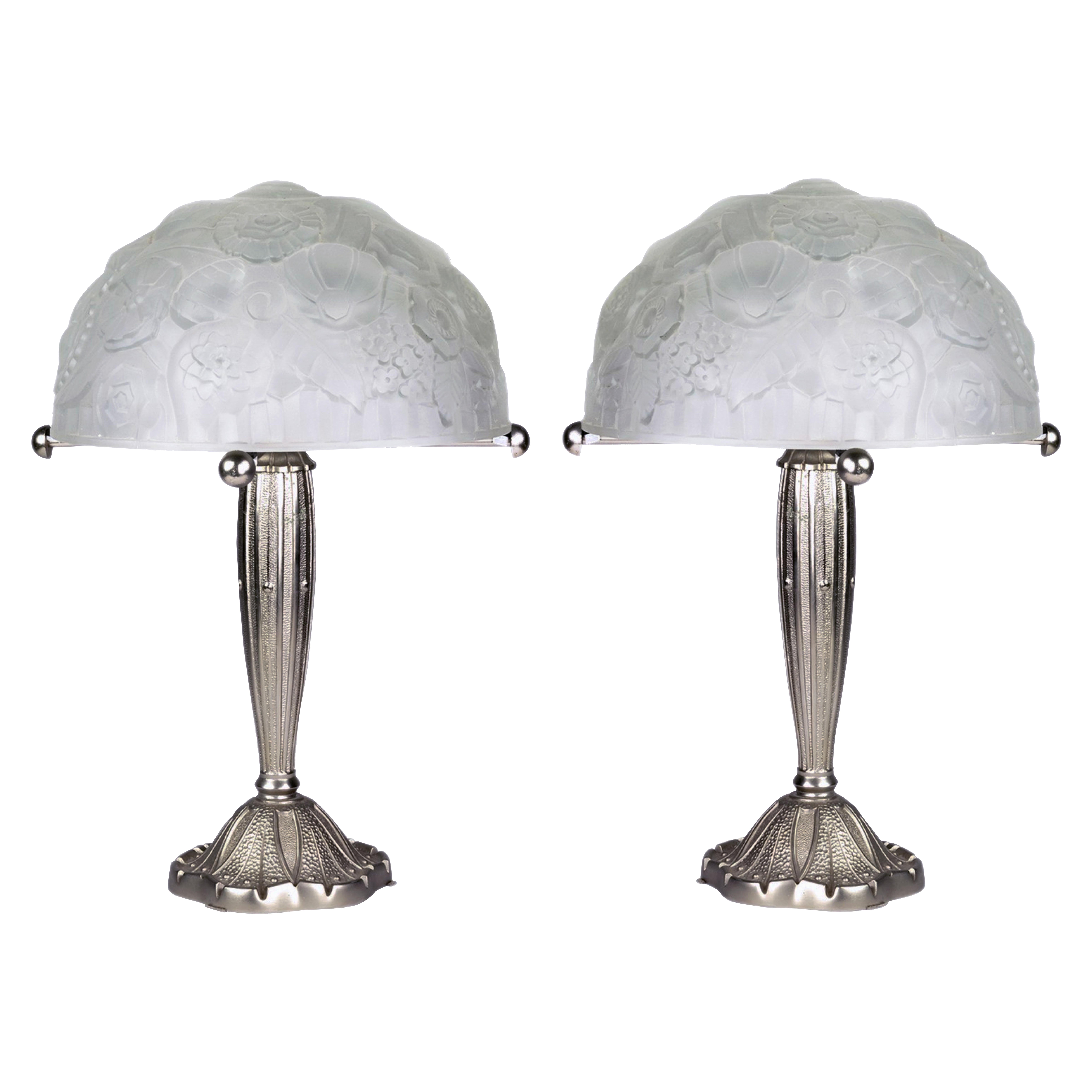 Paire de lampes de table Art déco, style Daum, (1921-1935) en vente