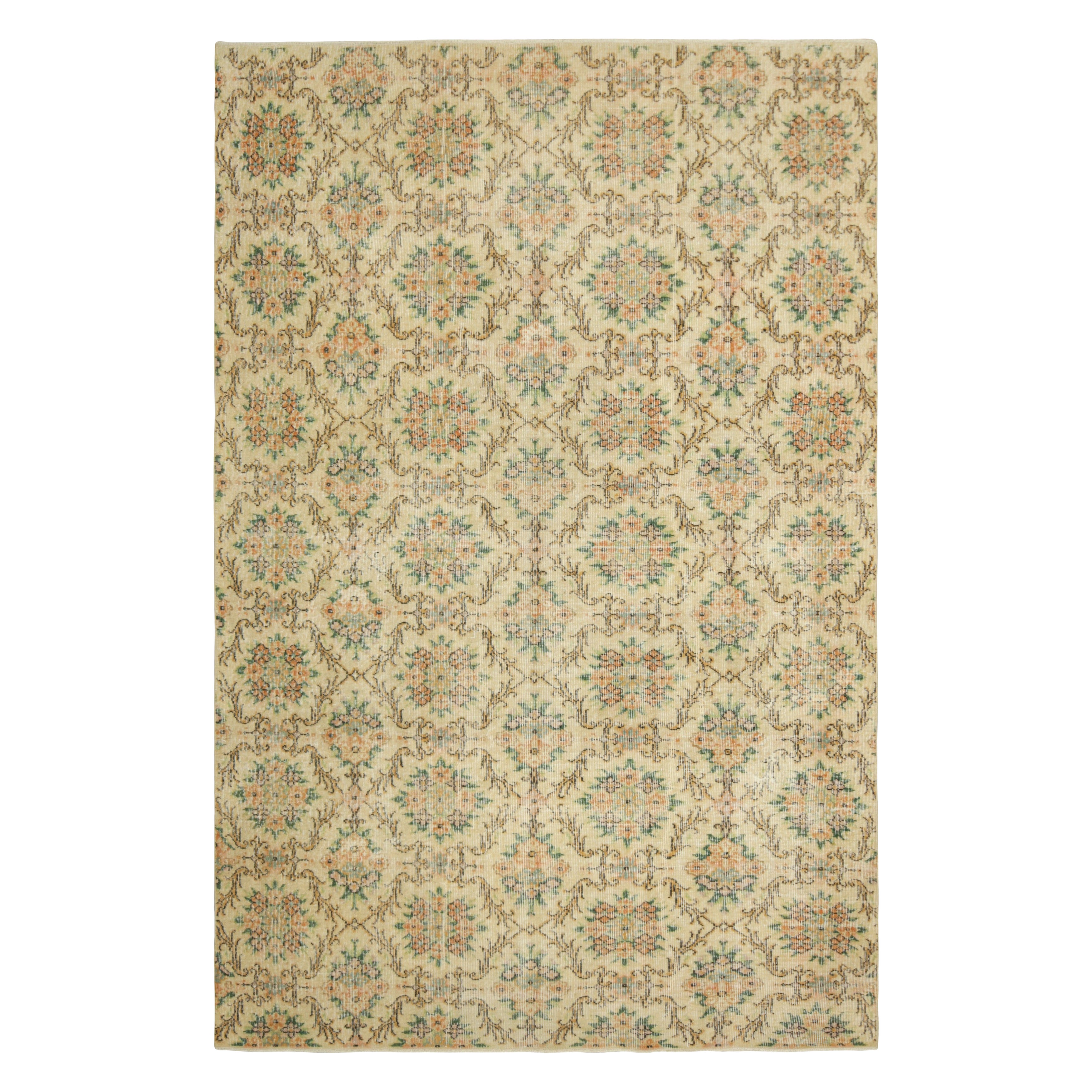 Vintage Zeki Müren Teppich in Gold-Beige mit floralen Mustern  Rug & Kilim