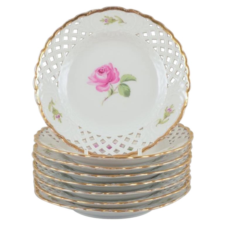 Meißen, Deutschland. Set von acht vernetzten „Pink Rose“-Platten. Ca. 1930er Jahre im Angebot