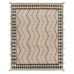 Tapis de style marocain beige à motifs géométriques de Rug & Kilim
