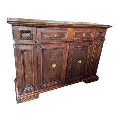 18th Century Italian Walnut Buffet / Credenza