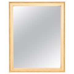 Miroir laqué crème et doré de style Régence française Louis XVI de Kindel Furniture