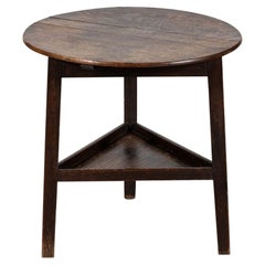 Mesa de cricket inglesa de roble de dos pisos del siglo XIX