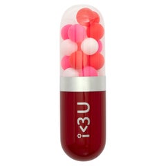 I <3 U (I Love You) – Rote Glas pillen-Wandskulptur