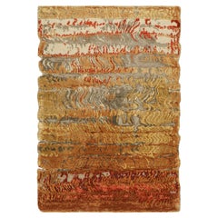 Modernity Abstract Custom Rug Sample in Gold and Red Tones de Rug & Kilim (échantillon de tapis sur mesure moderne dans les tons or et rouge)