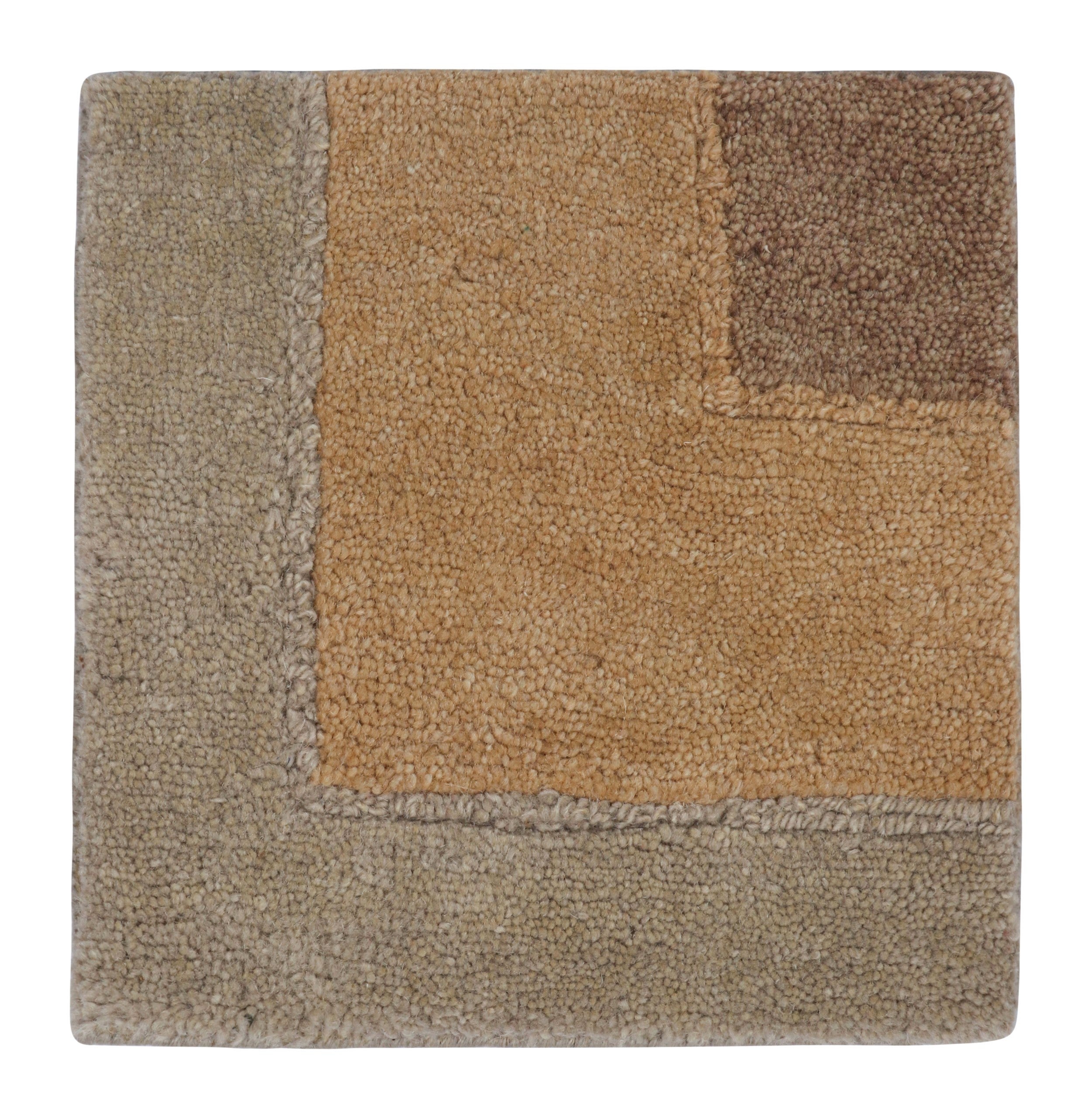 Échantillon de tapis contemporain sur mesure de Rug & Kilim avec motifs géométriques beige-brun