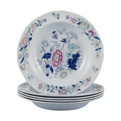 Copeland Spode. Cinco platos hondos de loza. Con motivos florales y aves.