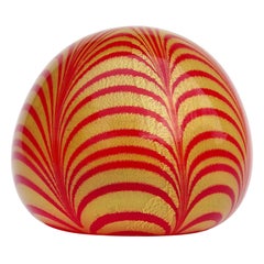 Presse-papier en verre d'art italien Murano Venetian Red Gold Flecks Pulled Feather