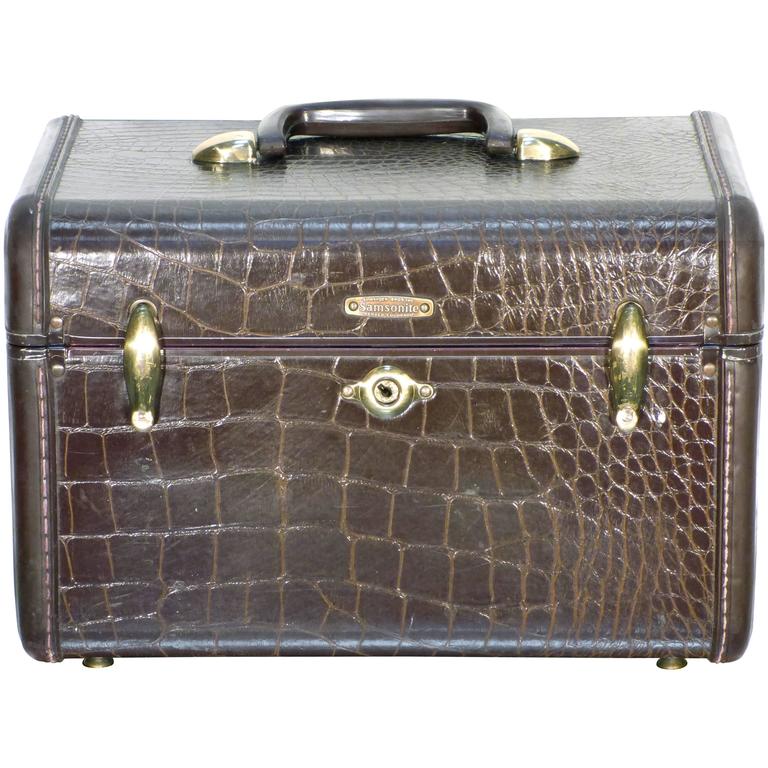 Samsonite 4112 Brown Faux Alligator, Train Make Up Case Luggage For Sale at  1stDibs | samsonite alligator luggage, train case luggage