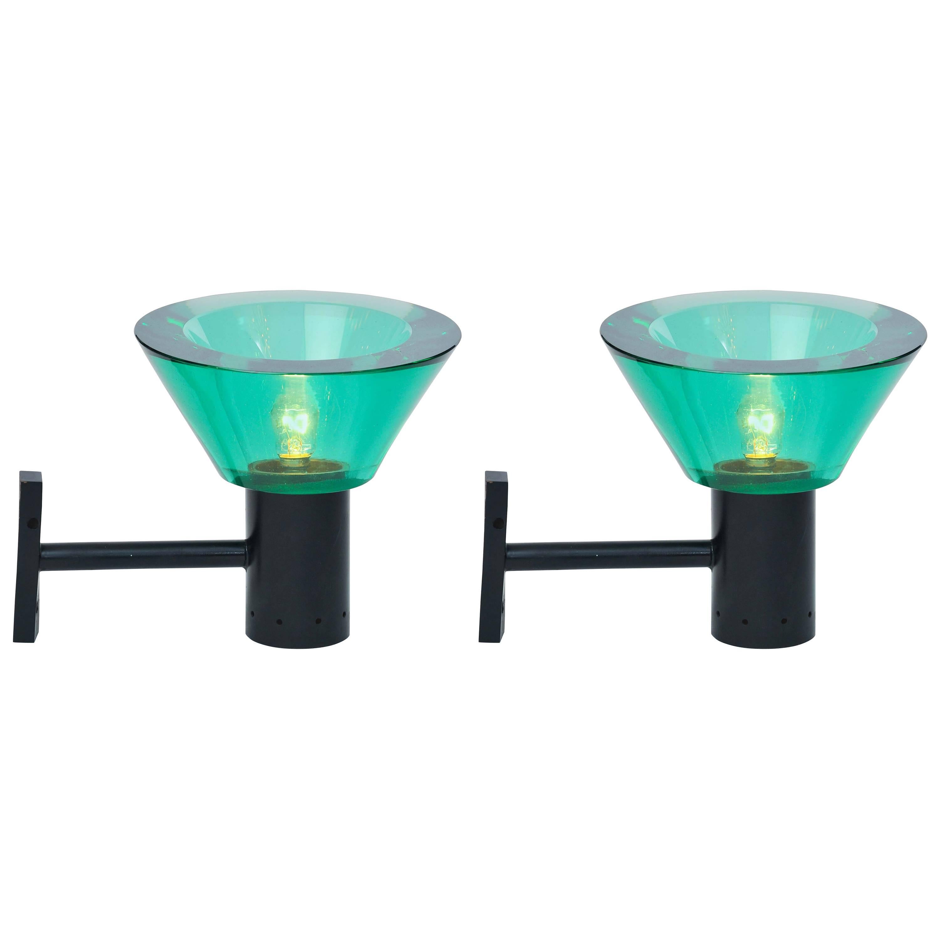 Pair of Seguso Wall Lamps with Emerald Green Glass Shades, circa 1970 For Sale