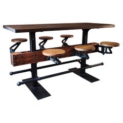 The Original Swing-Out Seat Table - hauteur bar avec plateau en pin