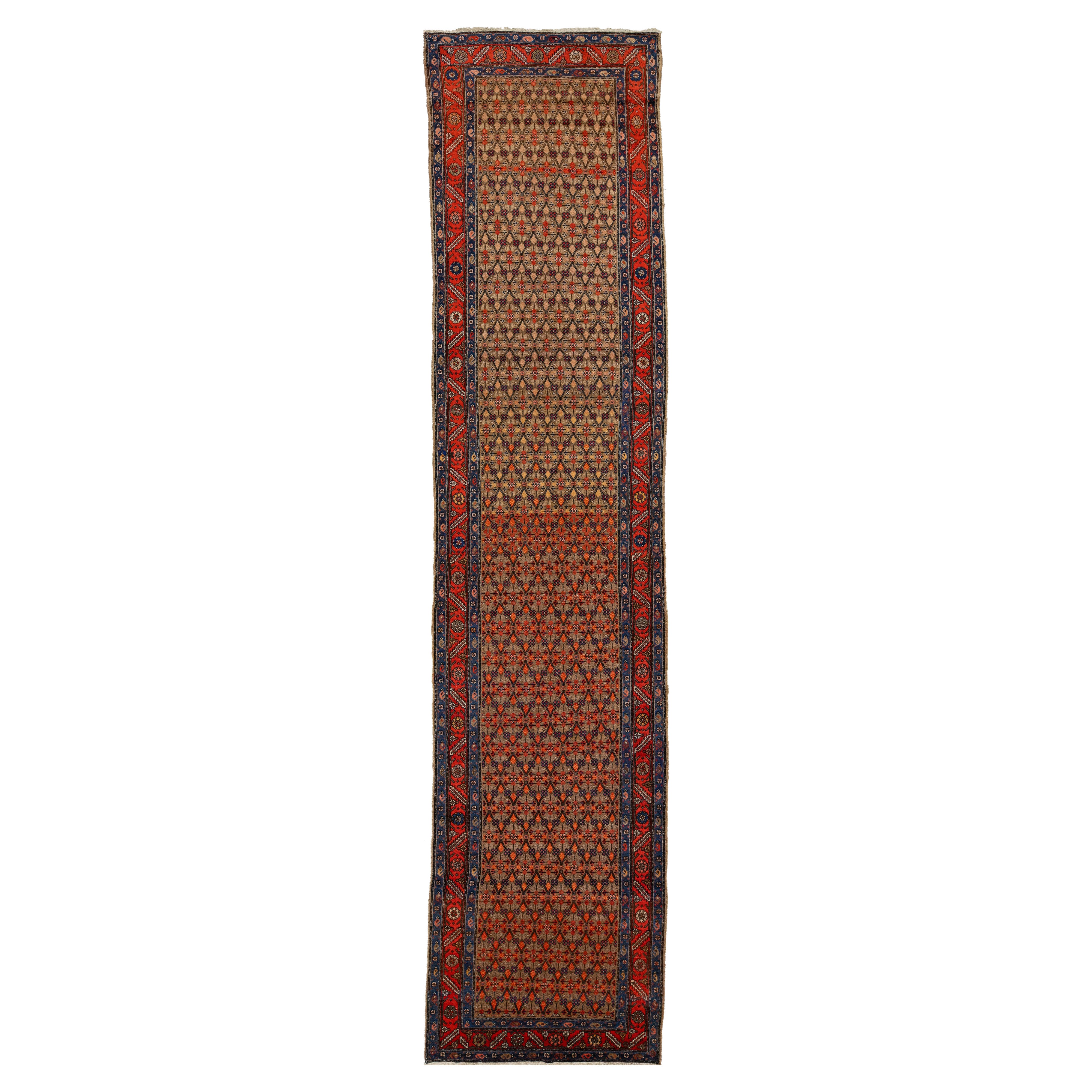 Antique Brown Wool Runner Persian Hamadan With Geometric Pattern (Chemin de table en laine à motifs géométriques) en vente