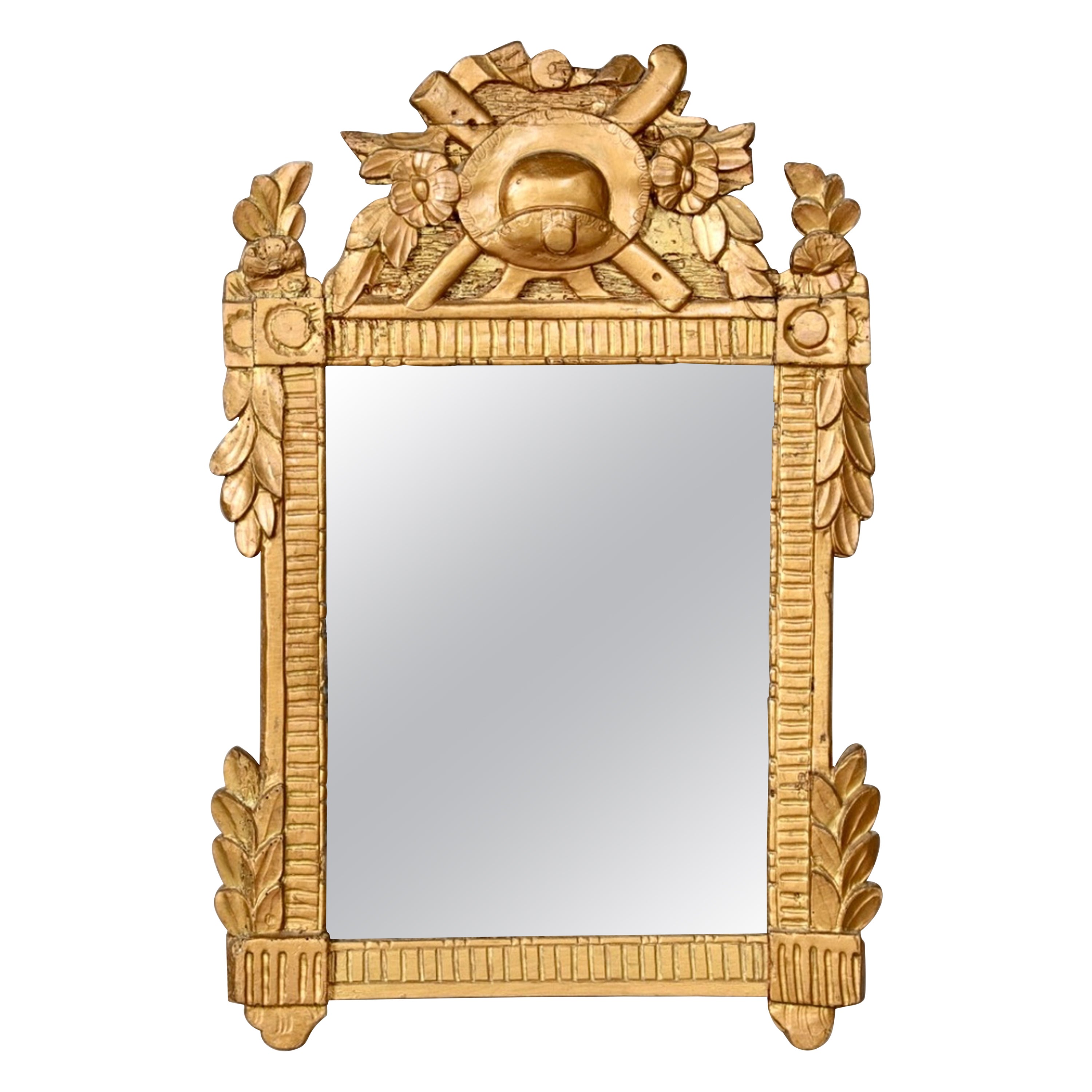 Specchio da parete Gustavskiano del XIX secolo in legno dorato e intagliato