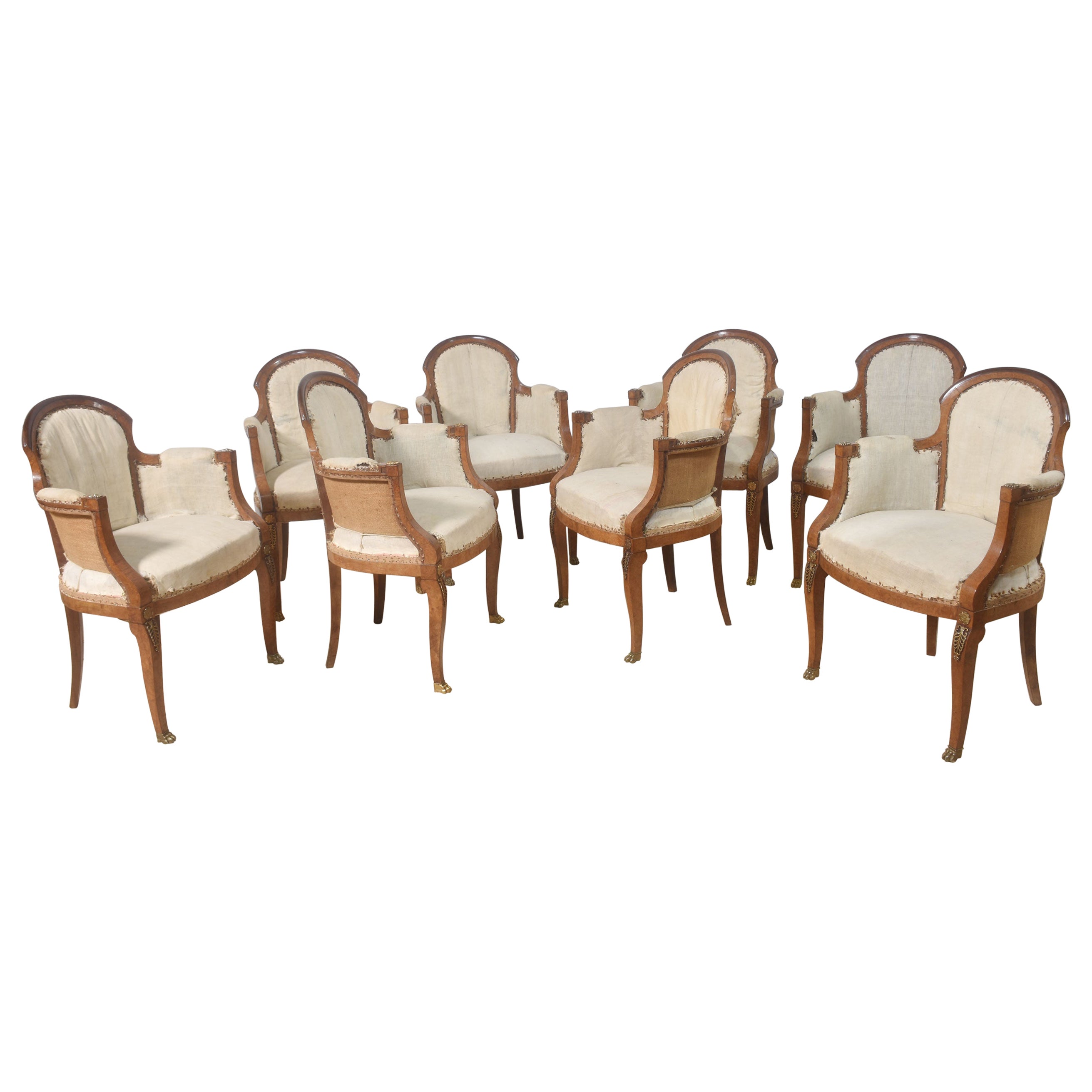 Conjunto de ocho sillas de comedor de nogal en venta