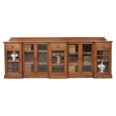 Gran librería baja de nogal