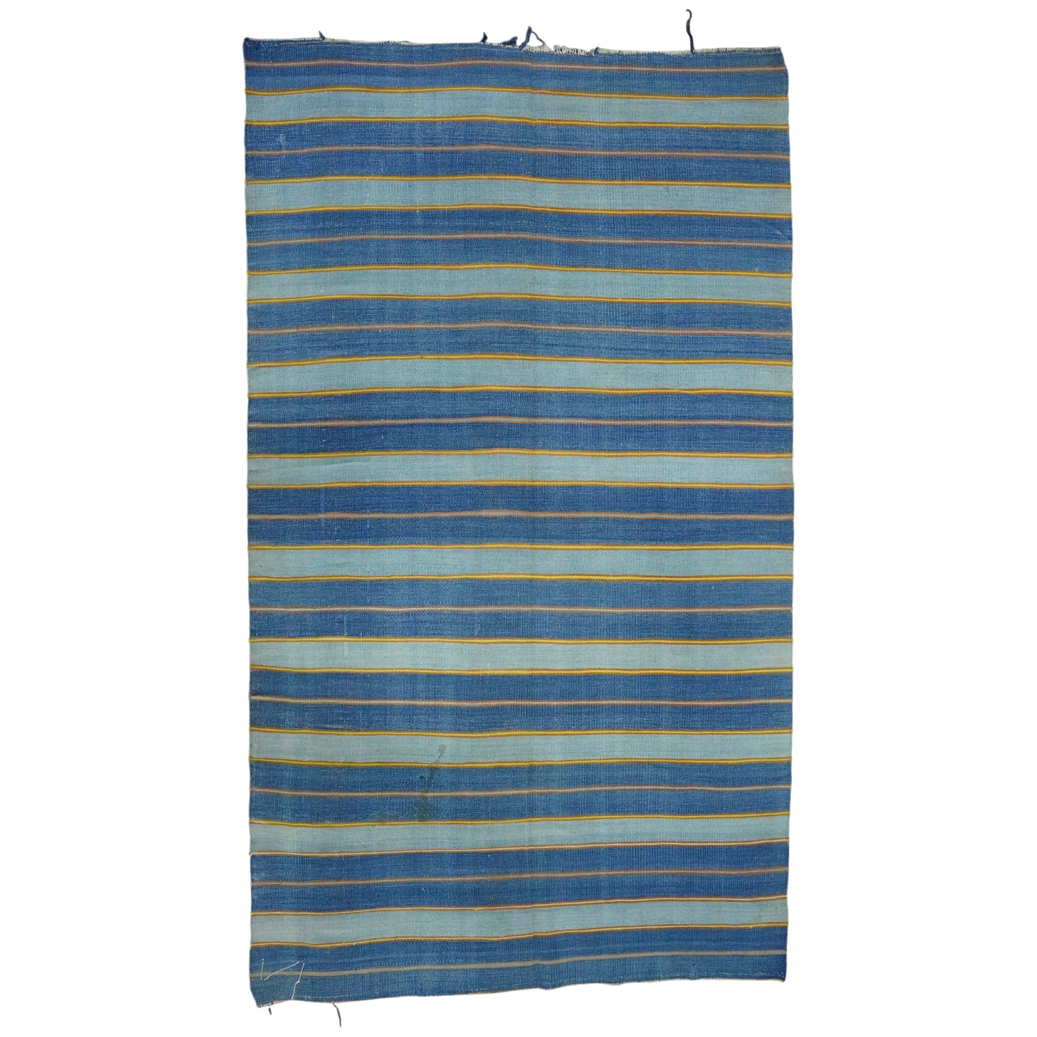 Tapis Dhurrie rayé vintage avec rayures bleues et accents dorés  Rug & Kilim
