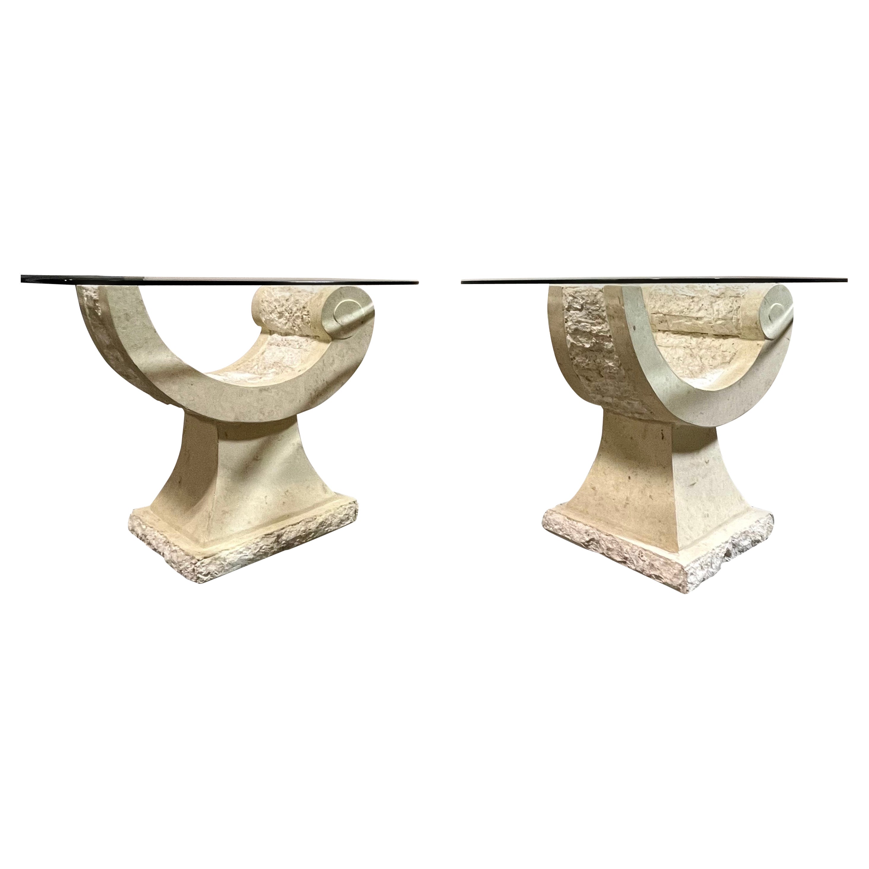 Tavolini postmoderni con base in pietra tessellata Magnussen