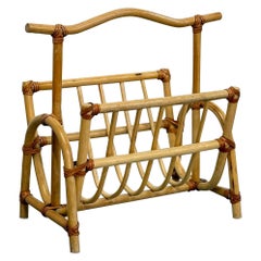 Revistero vintage de bambú con correas de cuero, años 70