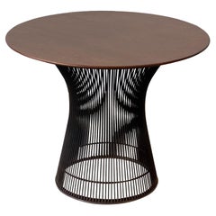 Mesa auxiliar nogal bronce metalizado by Warren Platner