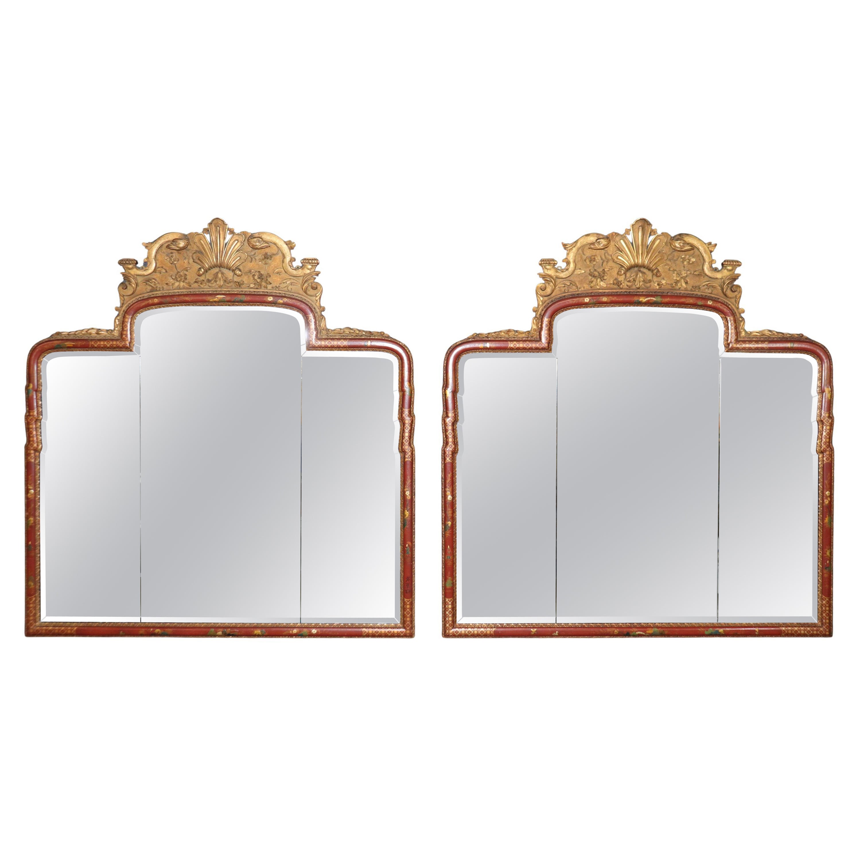 Rare paire de grands miroirs de buffet de cheminée en bois doré sculpté de style chinoiserie géorgien en vente