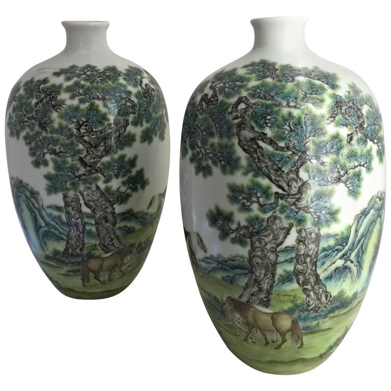 Pair of Chinese Republic Period Porcelain Painted Vases, Early 20th