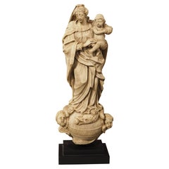 Französische Eichenholzskulptur von Madonna und Kind aus dem 18. Jahrhundert